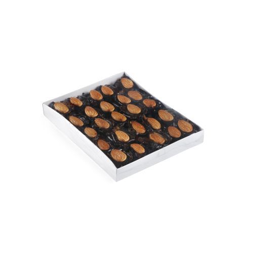 Dates with Almonds